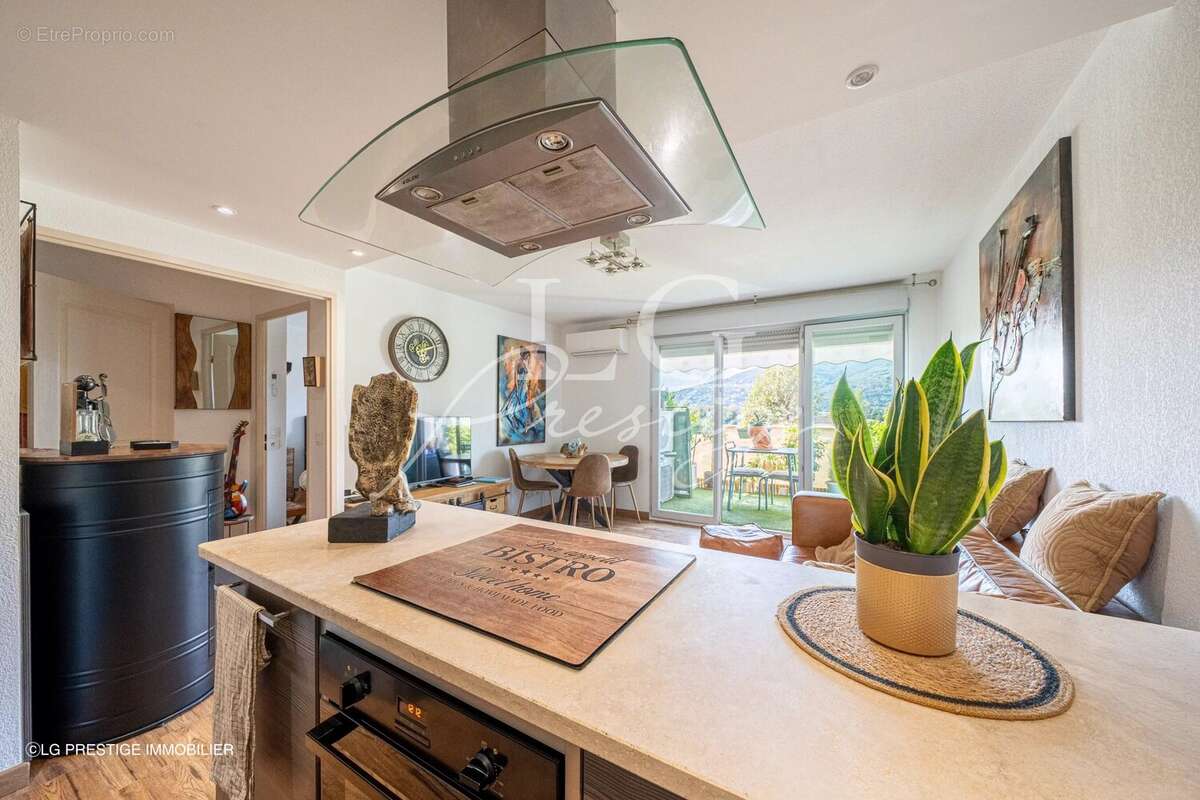 Appartement à MANDELIEU-LA-NAPOULE