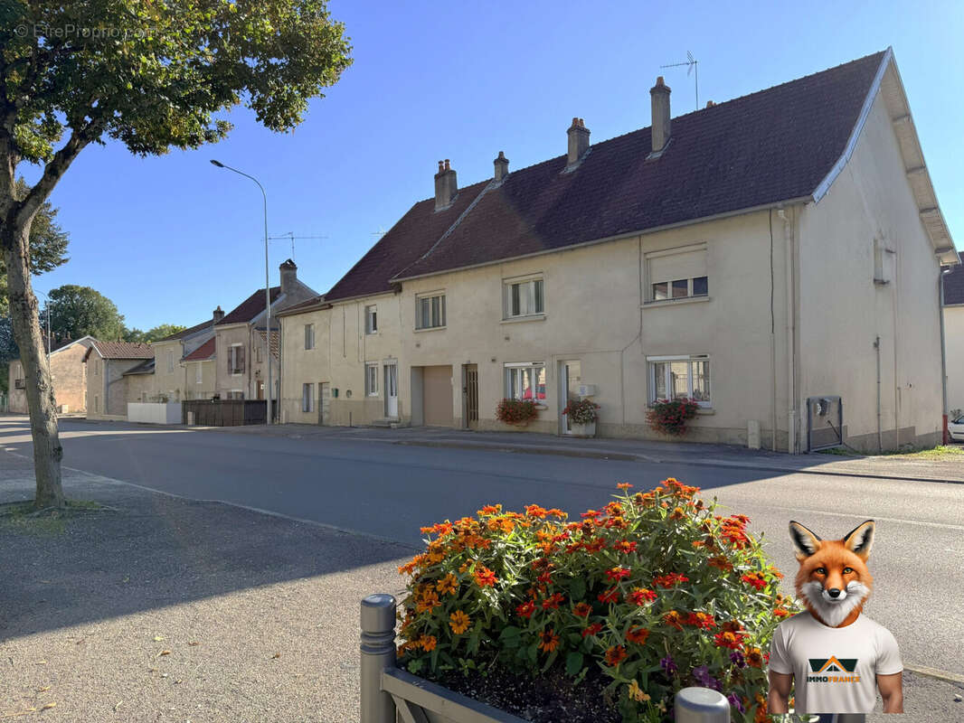 Appartement à ARC-LES-GRAY