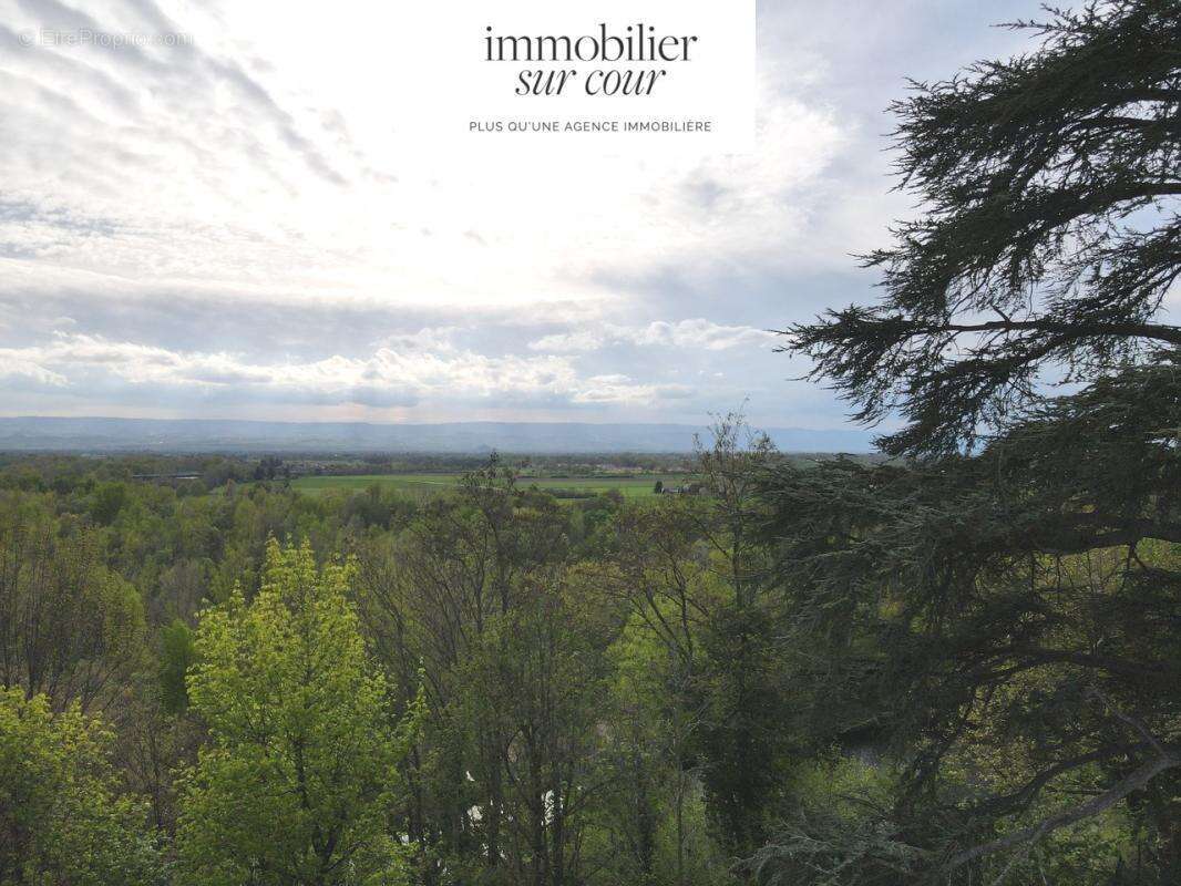 Appartement à VEAUCHE