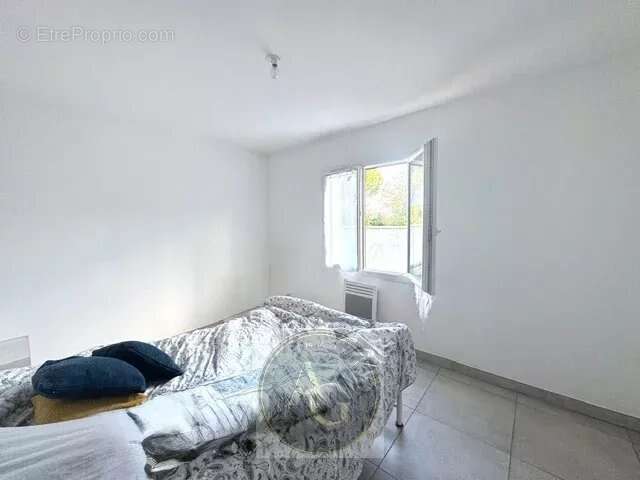 Maison à VILLENEUVE-LA-COMPTAL