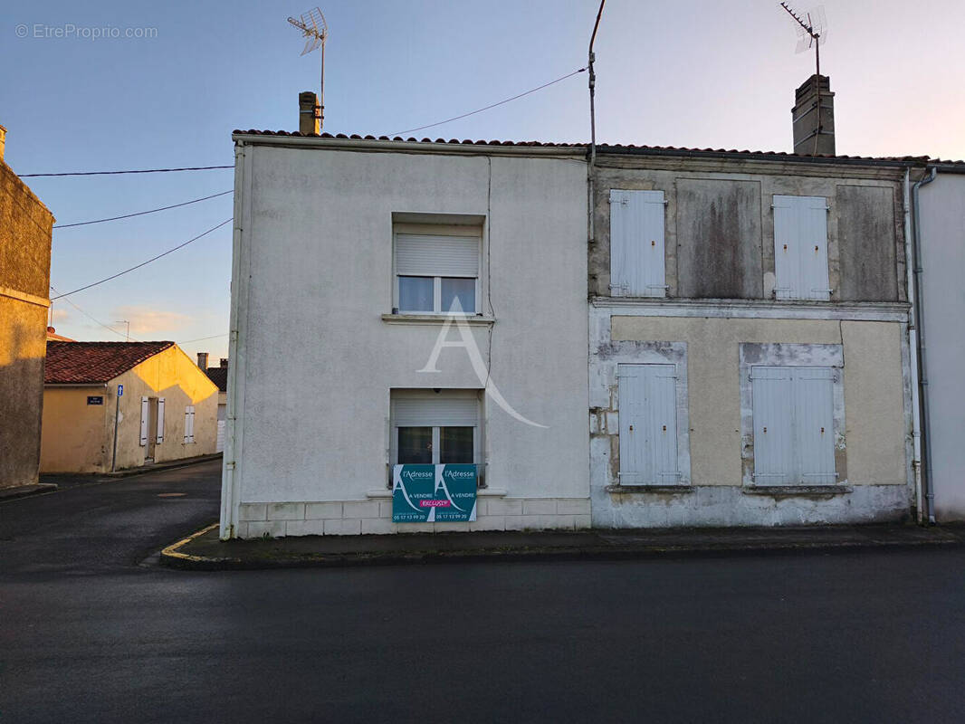 Maison à PORT-DES-BARQUES