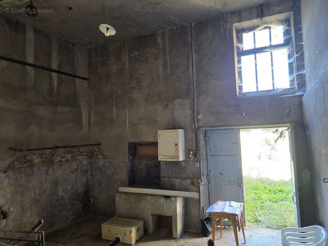 Maison à SAINT-GERMAIN-LEMBRON