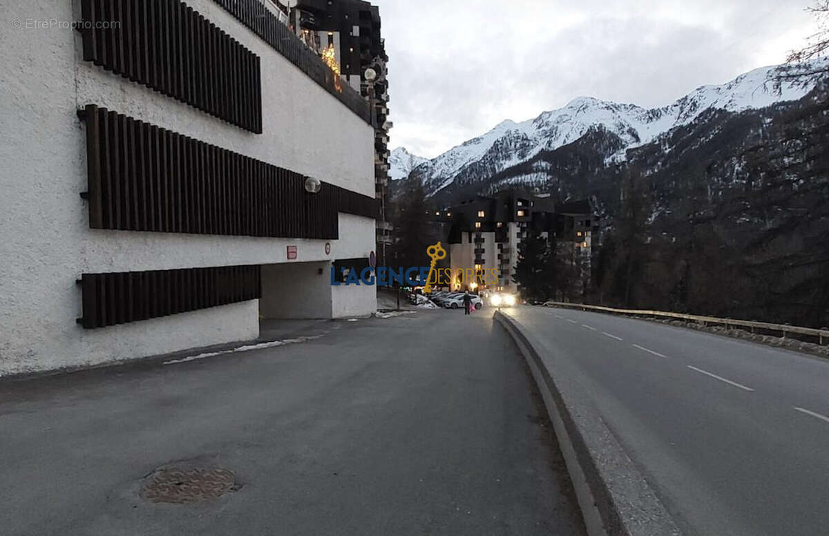 Sortie du P4 - Parking à LES ORRES