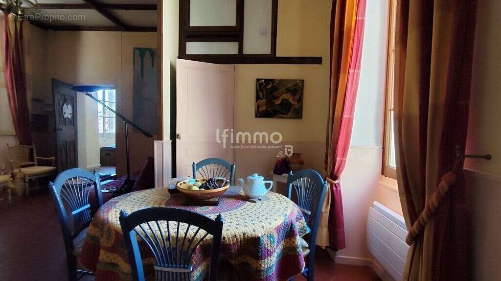 Appartement à PEYRUIS