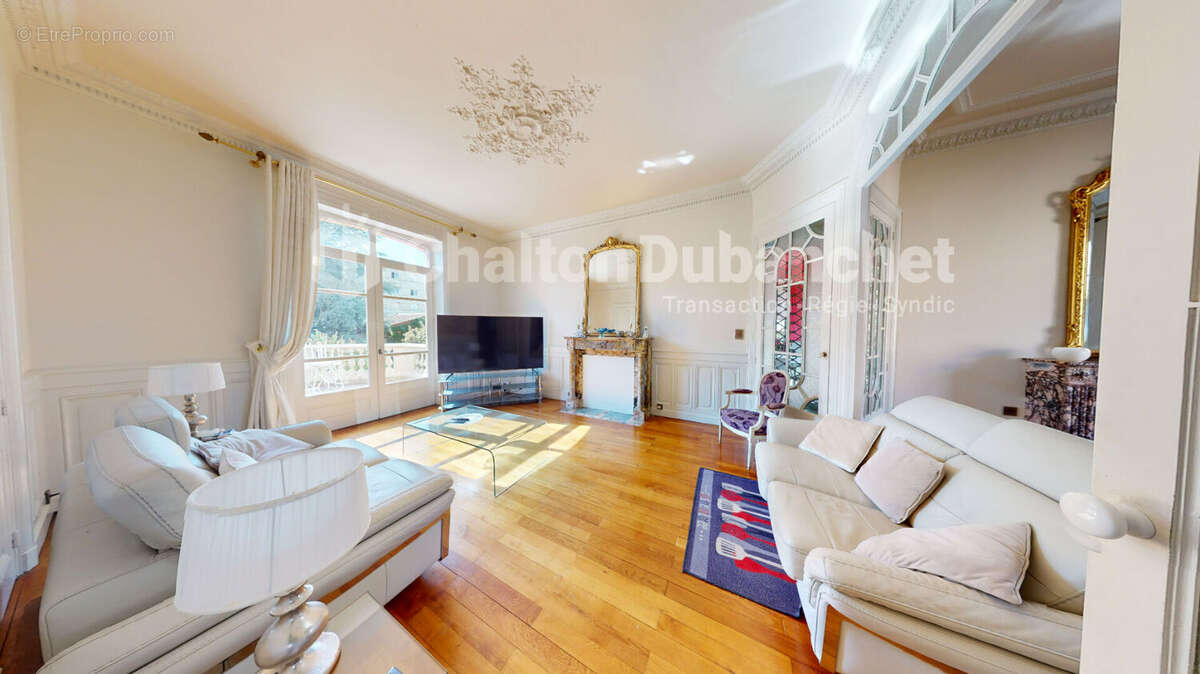 LE COTEAU - Maison de 300 m² - photo 6