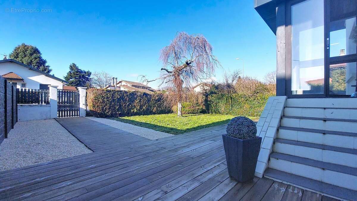 Maison à CHAVANOZ