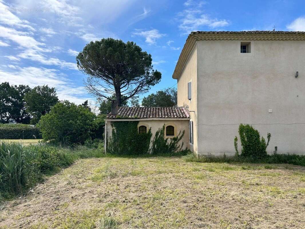 Maison à MONTEUX