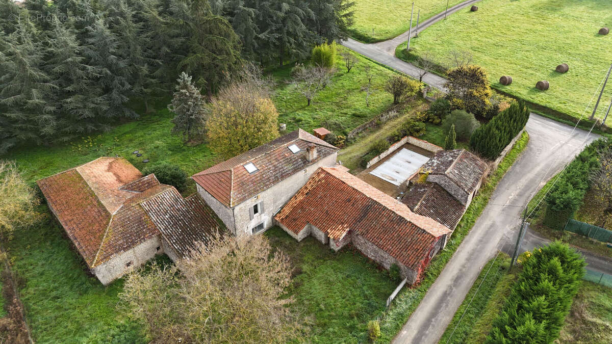 Propriété en pierre - photo 3