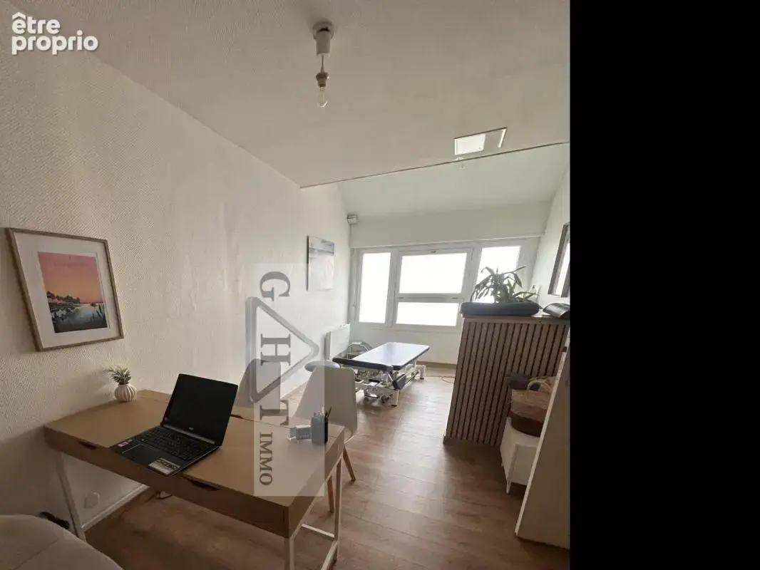 Photo Commerce à Cergy au prix de 300 000€