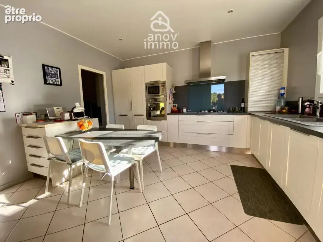 À 35 min de Lyon, maison de 151 m2 avec piscine, vue et calm - photo 7