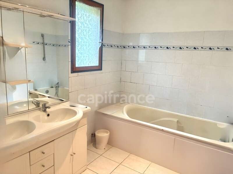 Maison à MARAIS-VERNIER