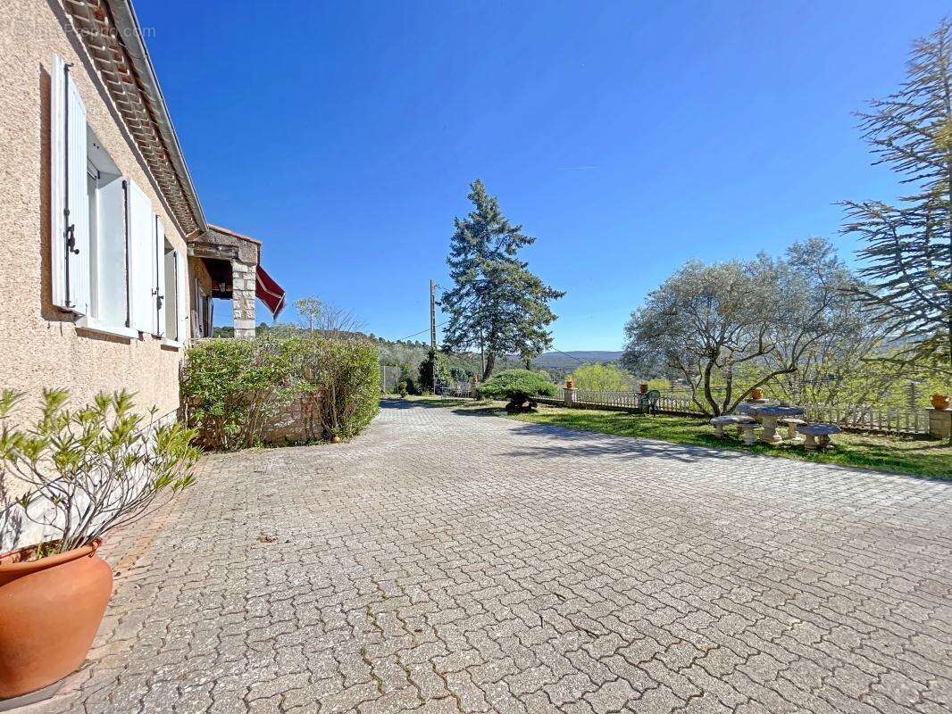 Maison à GINASSERVIS