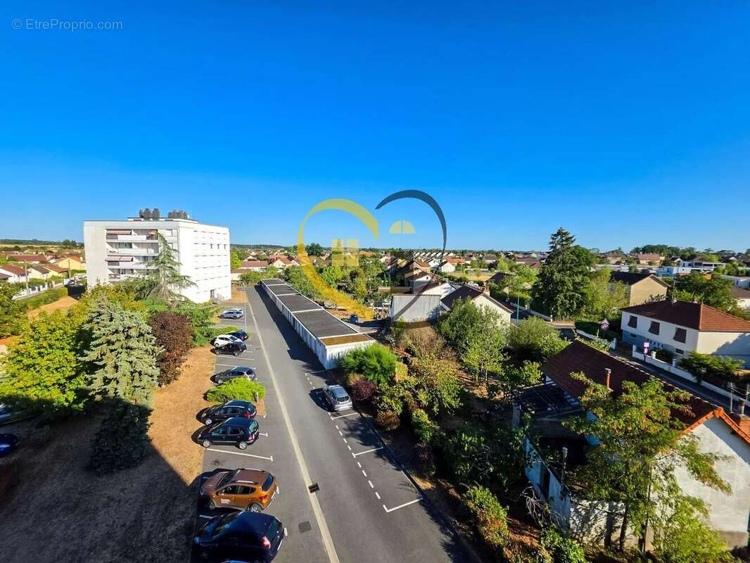 Appartement T3 rénové de 64 m² avec garage et cave – Résidences des Planchards à Yzeure - photo 2