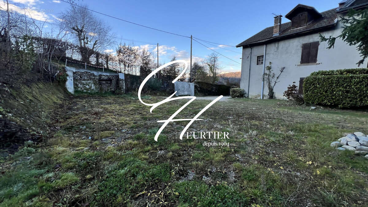 Terrain à SAINT-MARTIN-D'URIAGE