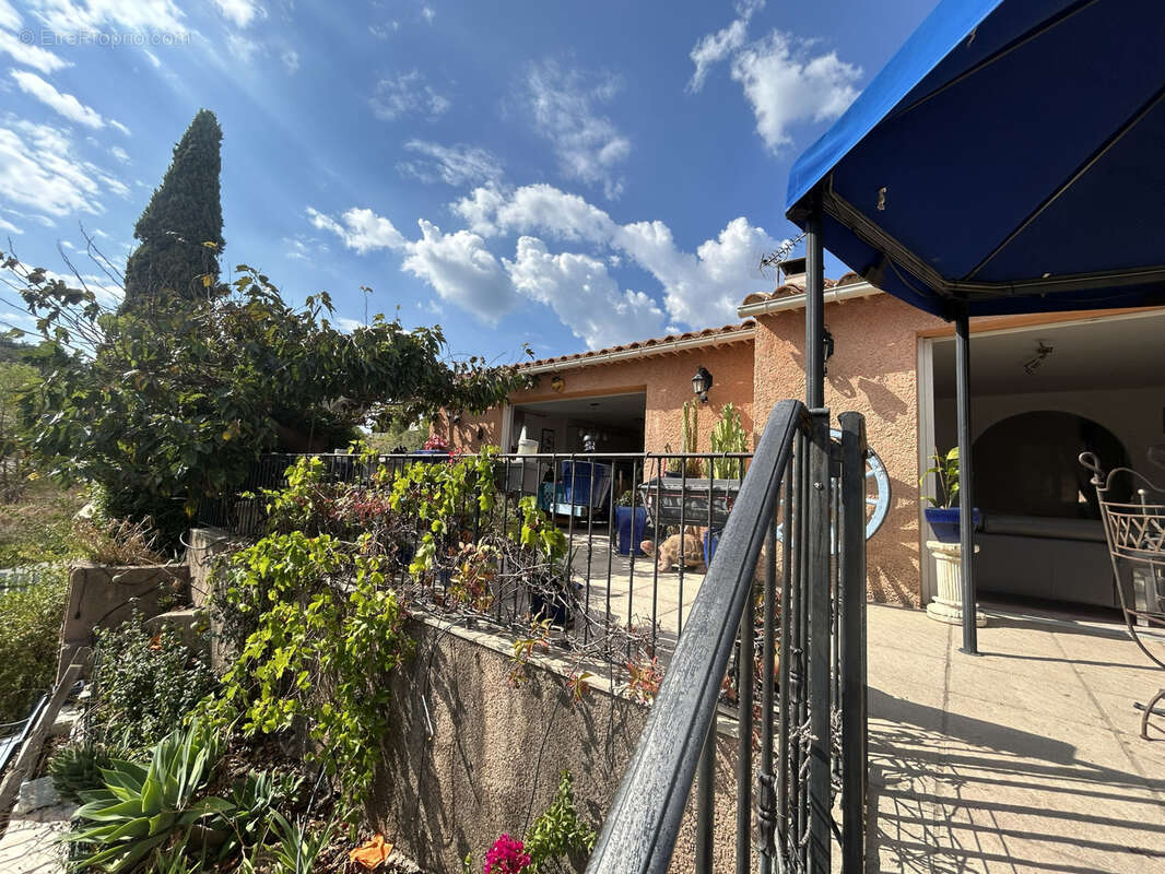 Autre à ROQUEBRUNE-SUR-ARGENS