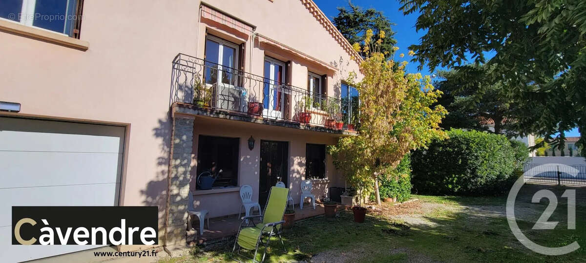 Maison à LE PONTET