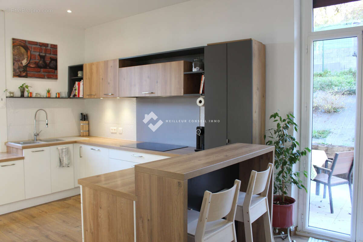 Maison 220 m² à Lancrans  - photo 2