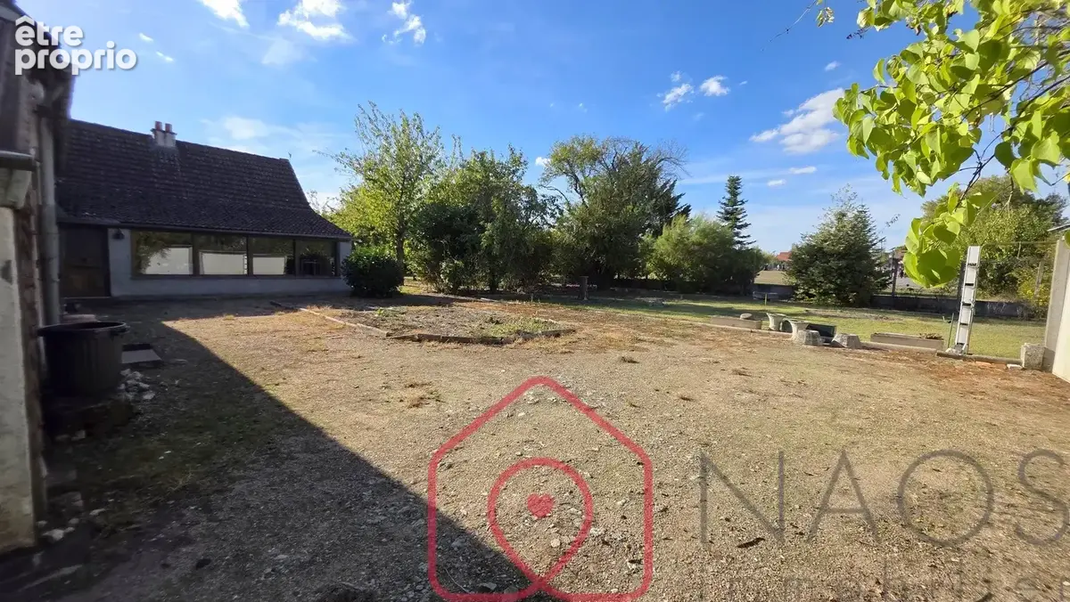Chaingy - Centre-bourg -  Longère atypique de 196m2 habitables - photo 18