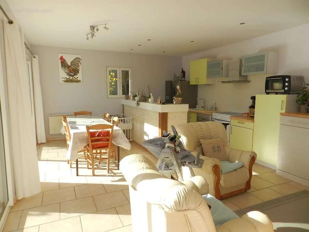 Maison à SAINT-PIERRE-SUR-DIVES