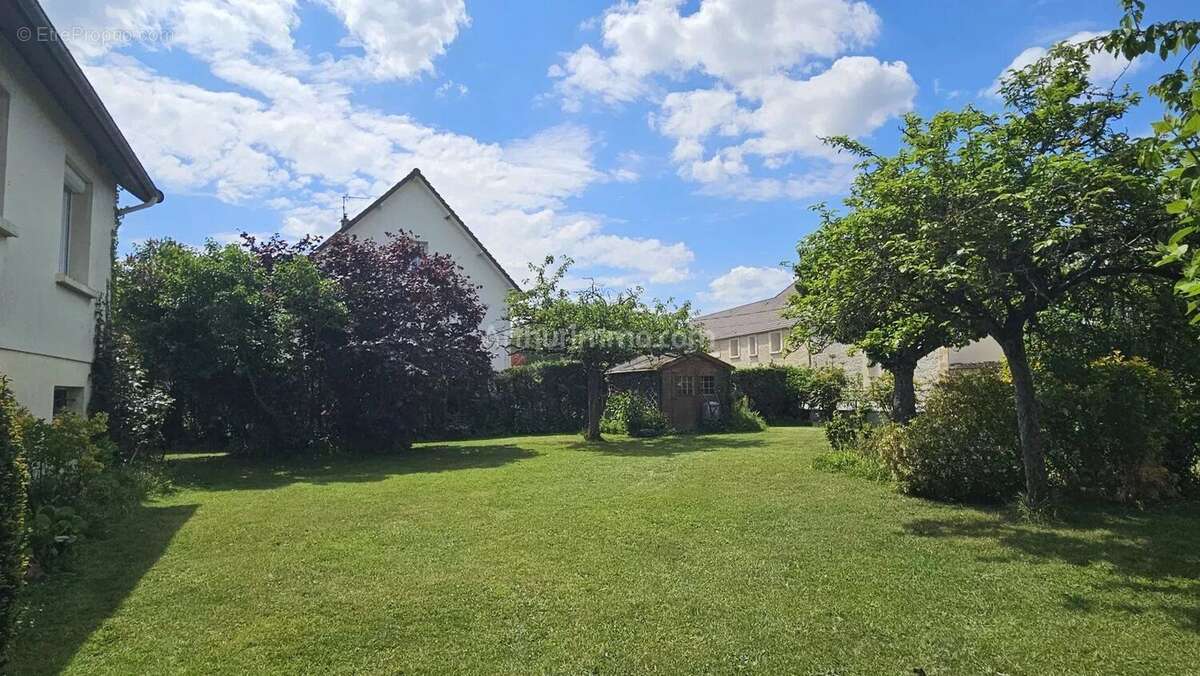 Maison à EMIEVILLE