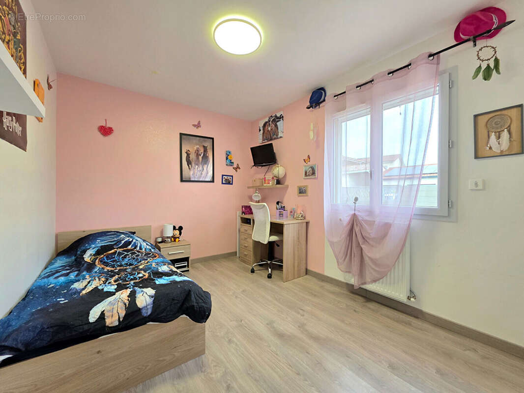 Maison à MOURS-SAINT-EUSEBE