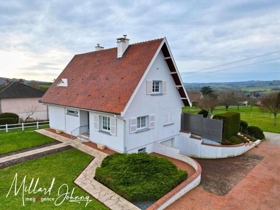 Maison à SAINT-LEGER-SUR-DHEUNE