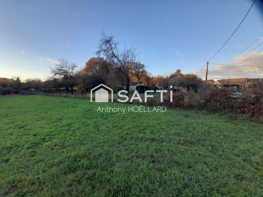 Photo 3 - Terrain à SAINT-MARC-LE-BLANC