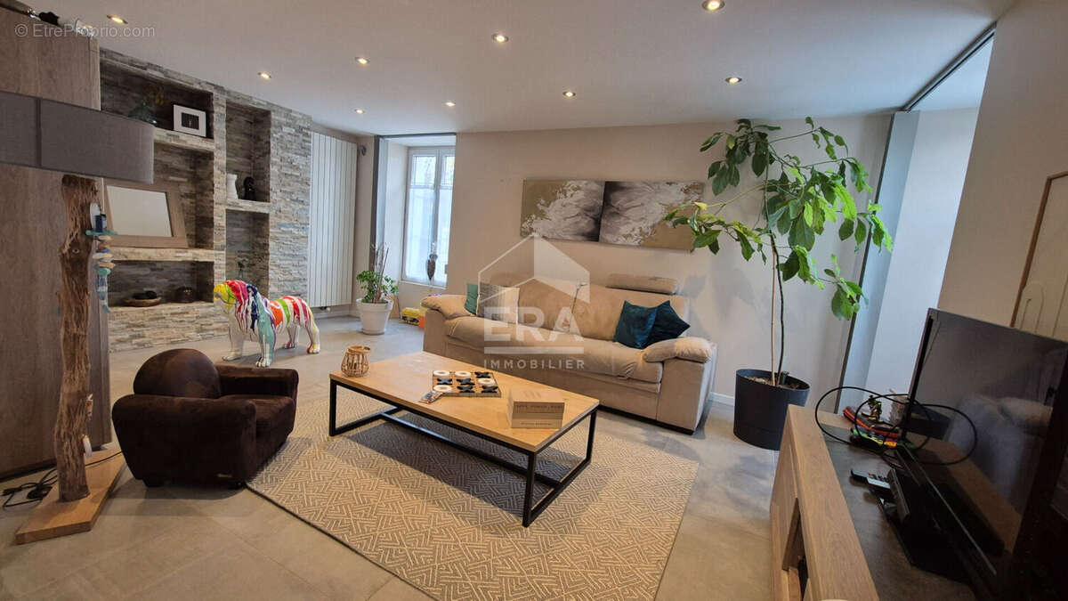 Maison à GRISY-SUISNES