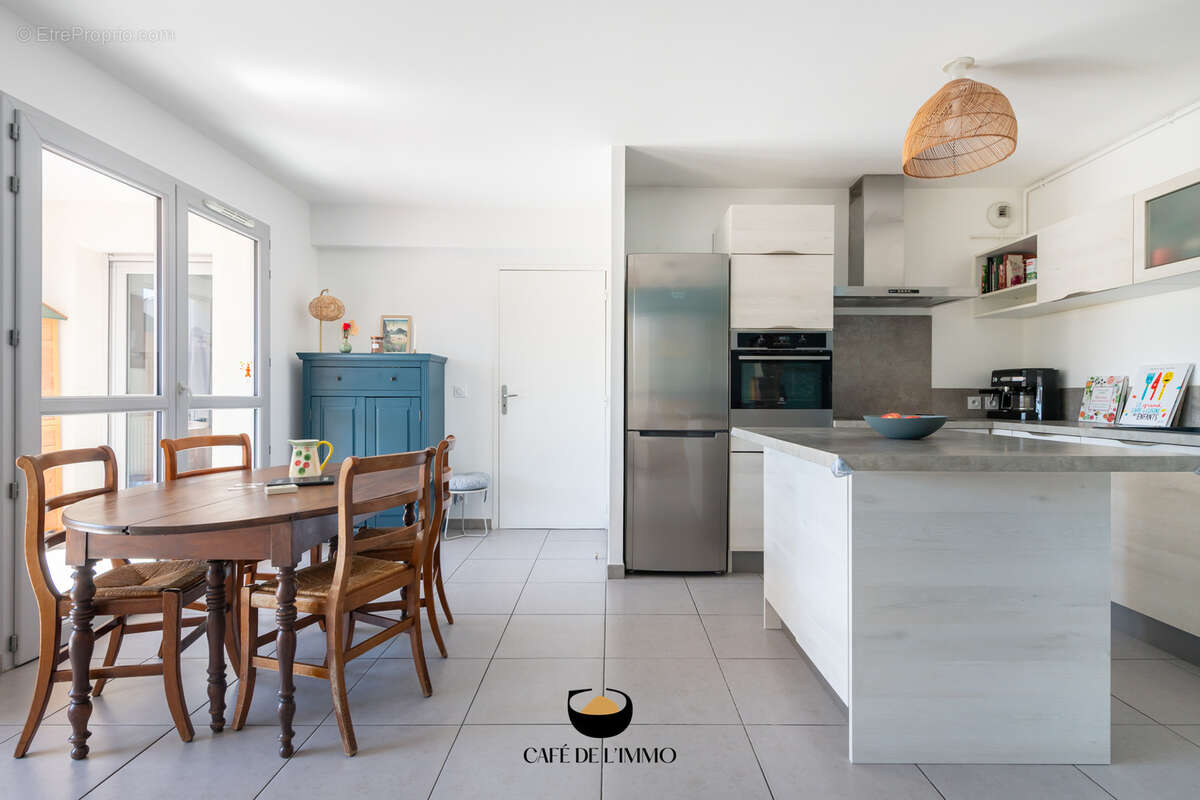 Appartement à MARSEILLE-5E