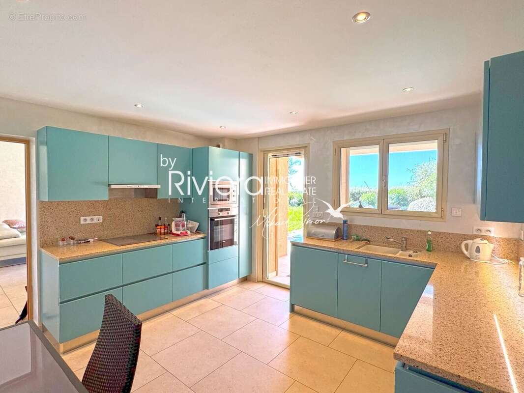 Propriété 300m2 - Piscine - Vue mer - photo 13