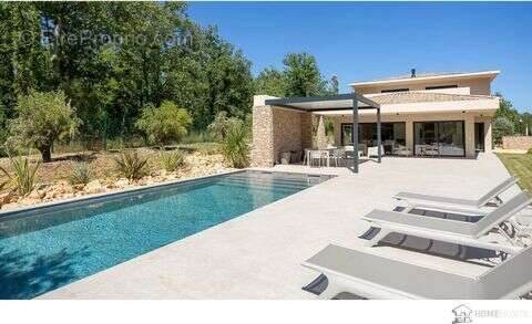 Maison 240 m² à Fayence  - photo 2