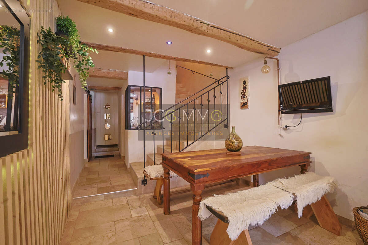 Maison de village T5 + Garage + Terrasses - photo 6