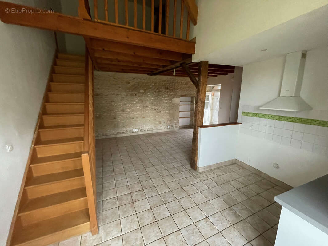 Maison à MIGNALOUX-BEAUVOIR