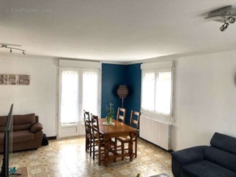 Maison à NIEUL-LE-DOLENT