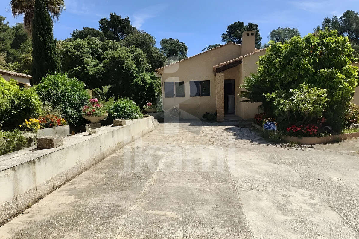 Maison à SAINT-MANDRIER-SUR-MER