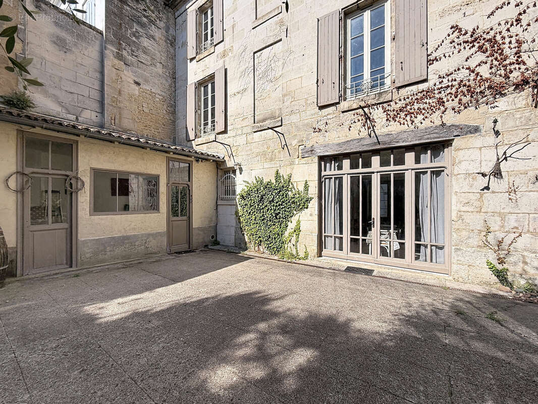 Maison à CHATEAUNEUF-SUR-CHARENTE