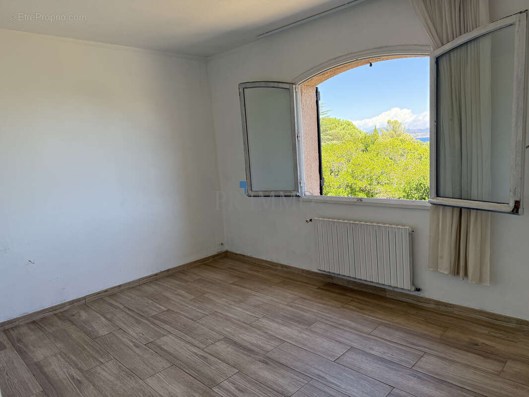 Maison à FREJUS