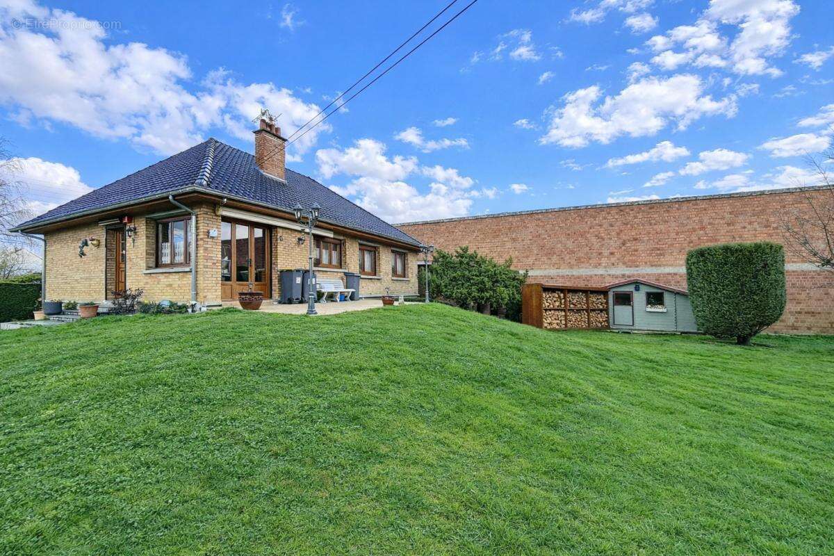 Maison à PROVIN
