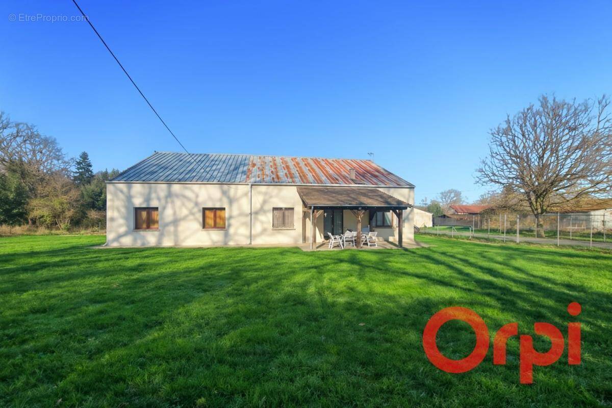 Maison à MORNAY-SUR-ALLIER