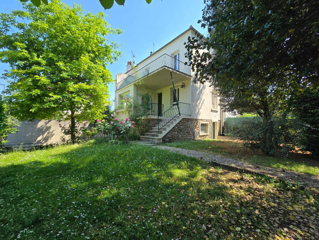 Maison à LES PAVILLONS-SOUS-BOIS