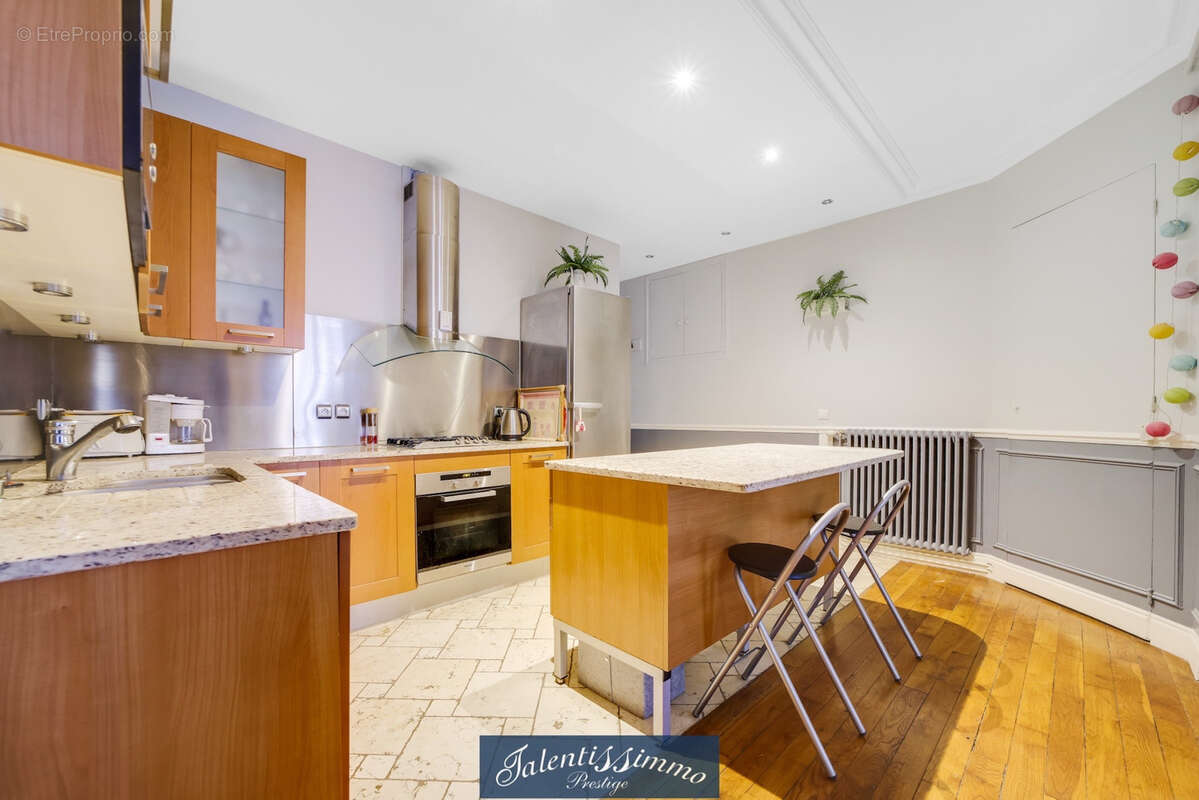 Appartement à PARIS-12E