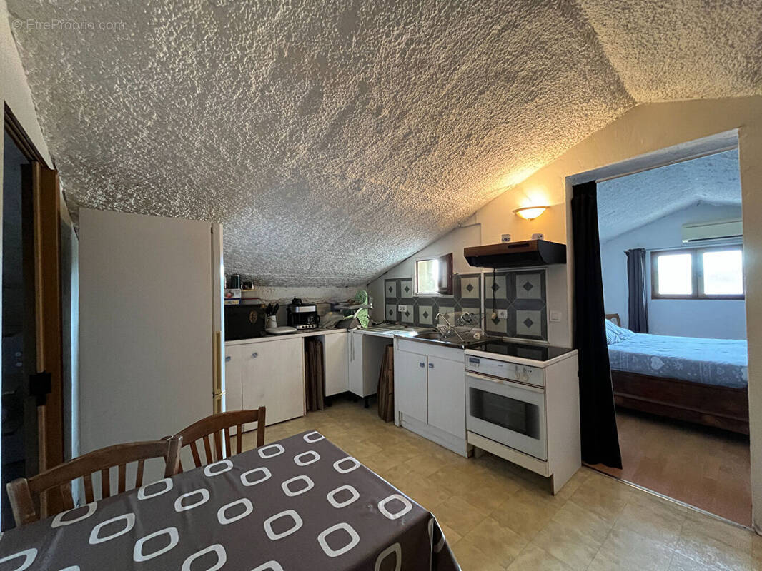Appartement à CHATEAUNEUF-DE-GADAGNE