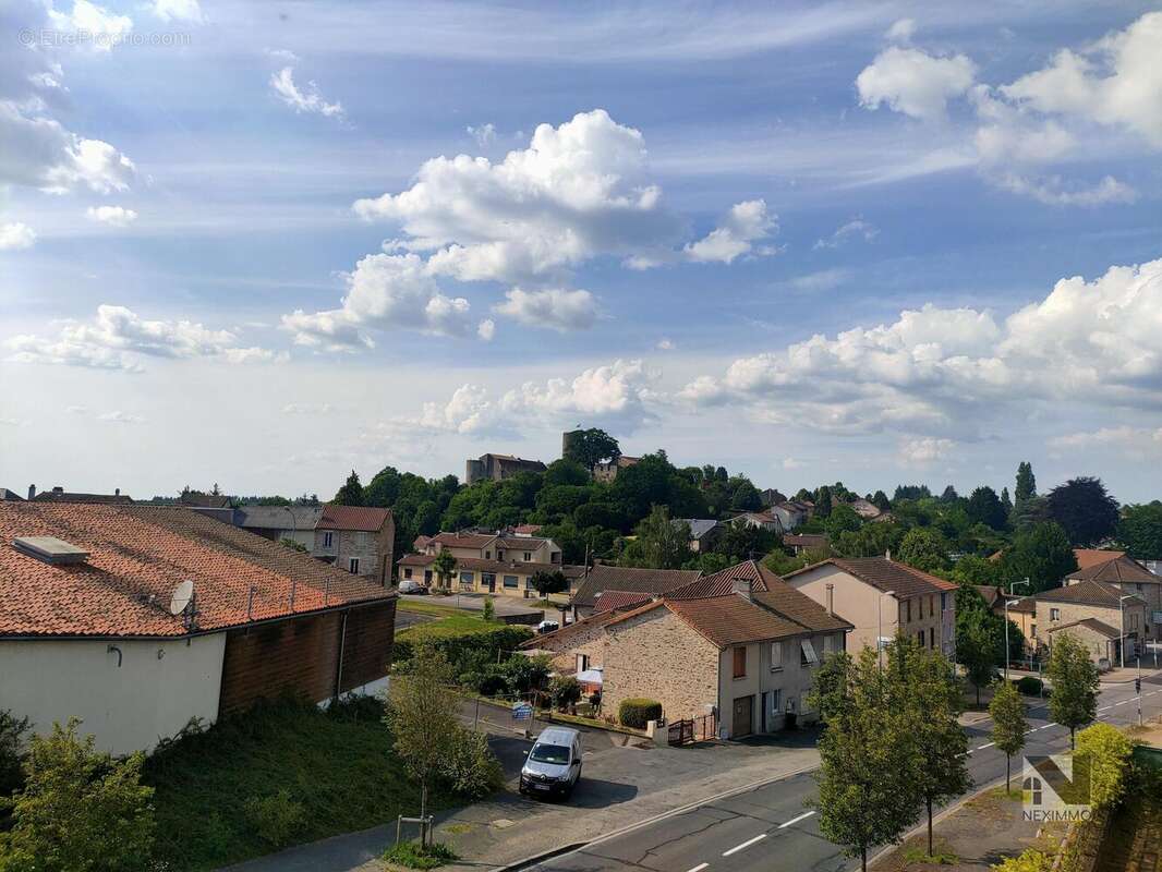 Maison à CHALUS