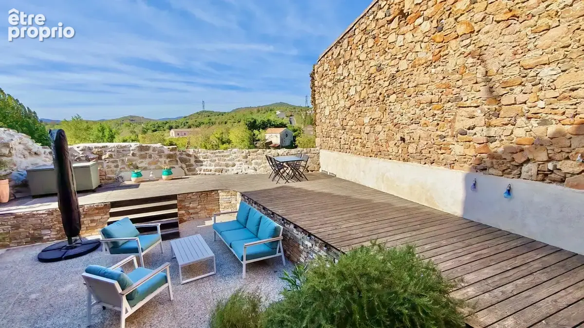 Magnifique Maison de Village en Pierre avec Deux Chambres et une Vue Imprenable - photo 16