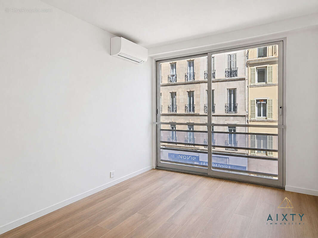 Appartement à MARSEILLE-6E
