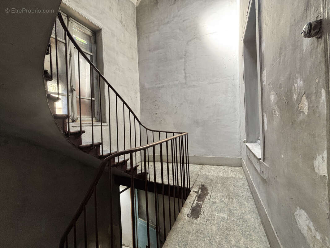 Maison de ville T5 à rénover - photo 2