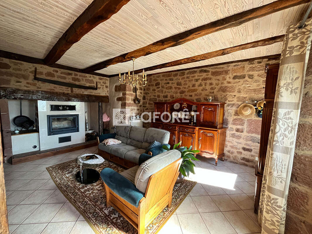 Maison à SAINT-CHRISTOPHE-VALLON