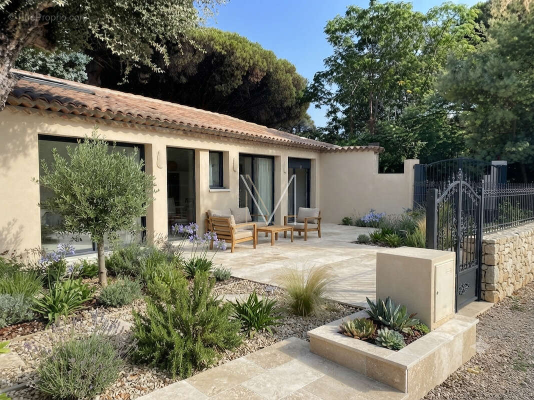 Petite maison de 88m2 a grimaud dans residence a pied de la plage - photo 7