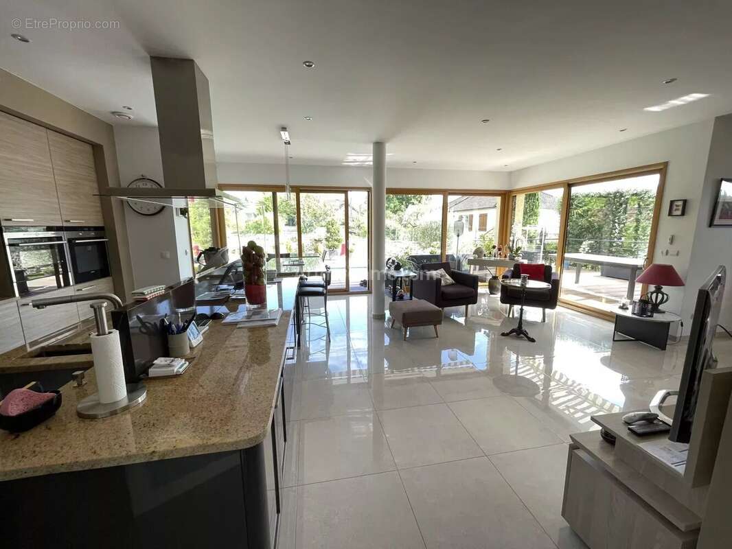 Maison à SOISY-SUR-SEINE