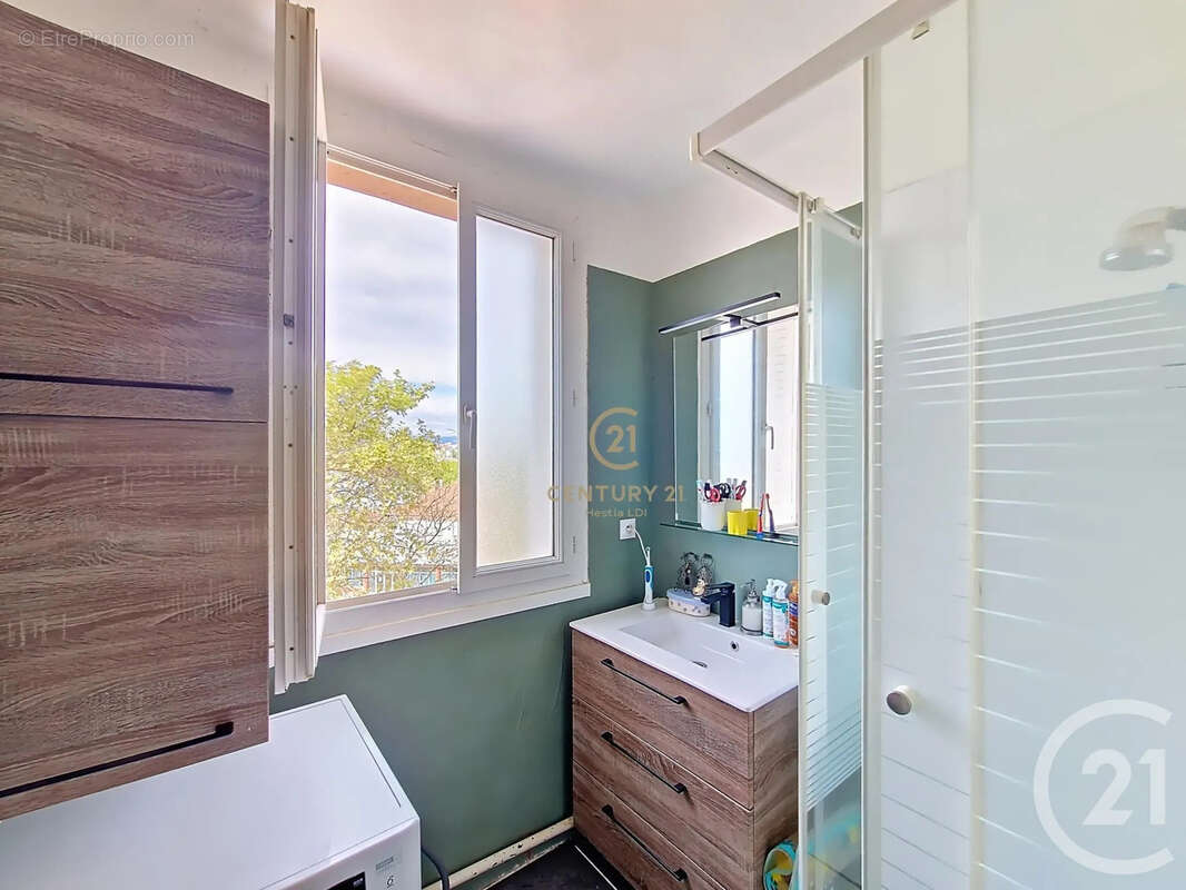 Appartement à VENISSIEUX